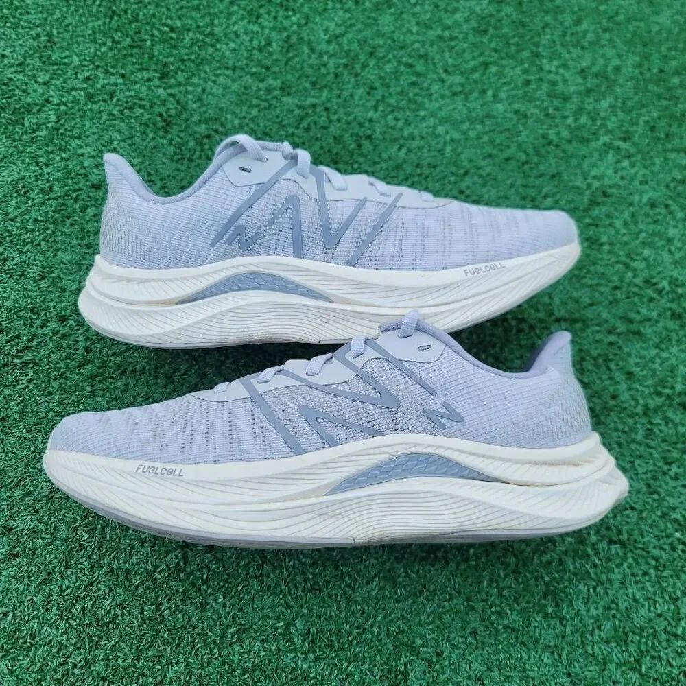 New Balance FuelCell Propel v4 - Women's and Men's running shoes - W Size 7 - M